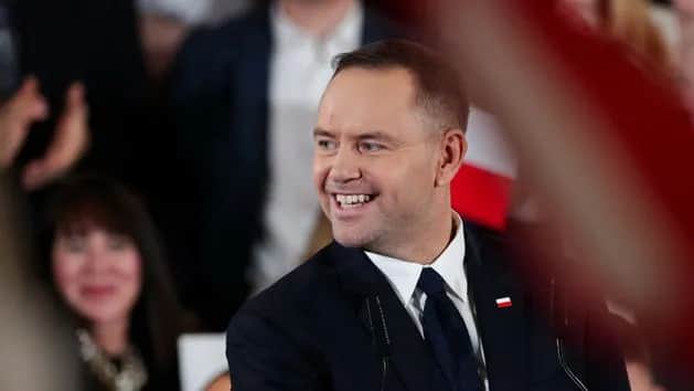 Jaką partią jest PiS? Poznaj kontrowersje i kluczowe wartości