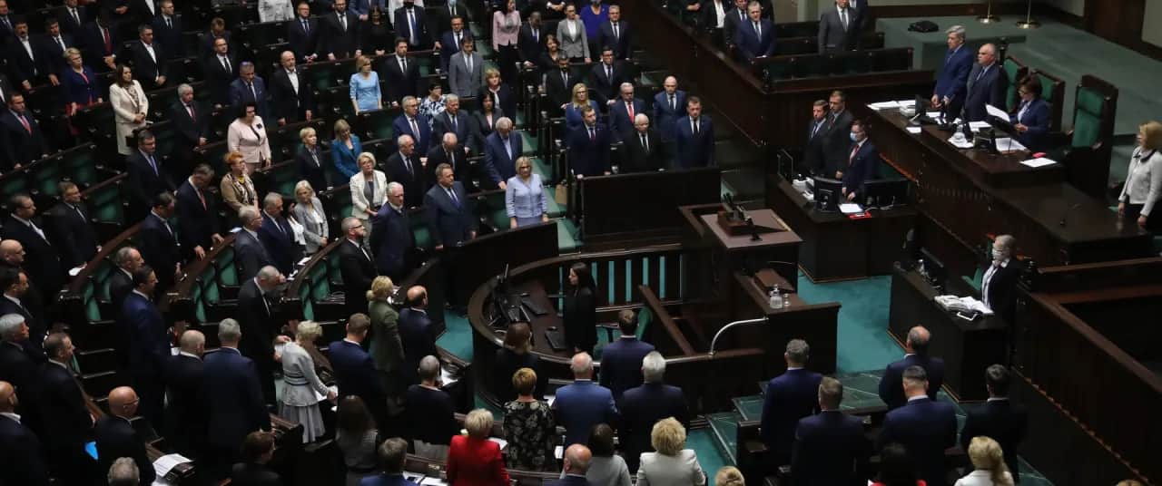 Co to lewica i prawica? Zrozum różnice i ich znaczenie w polityce