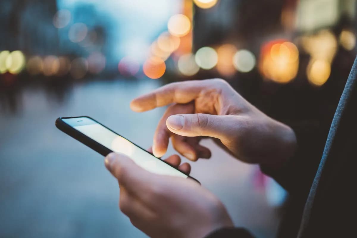 Jak łatwo ustawić APN Plus i cieszyć się mobilnym internetem