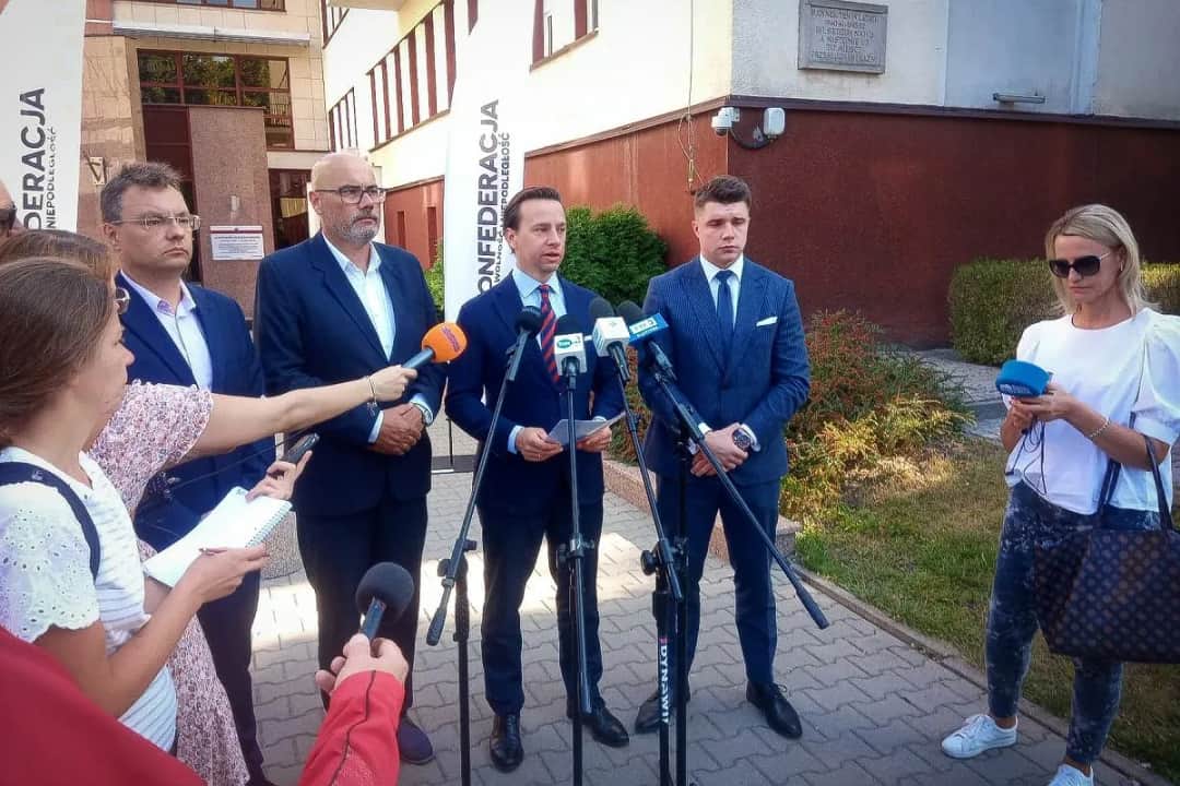 Kto to jest Krzysztof Bosak? Poznaj jego wpływ na polską politykę