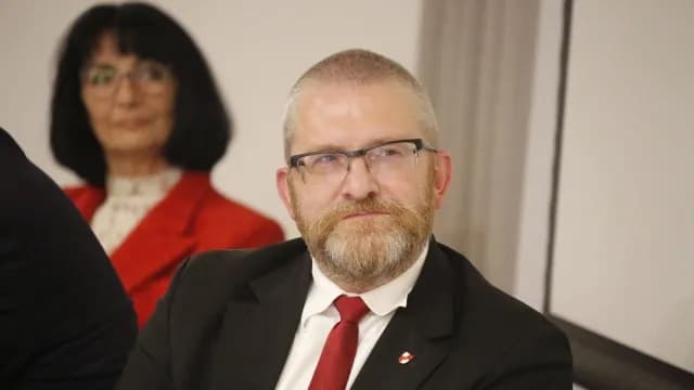 Gdzie się urodził Grzegorz Braun? Zaskakujące fakty o Toruniu