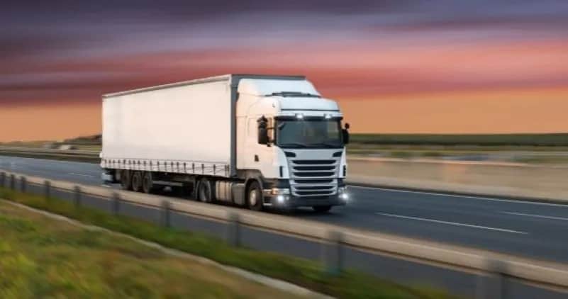 Ustawa transport drogowy - kluczowe przepisy i wymagania dla przewoźników