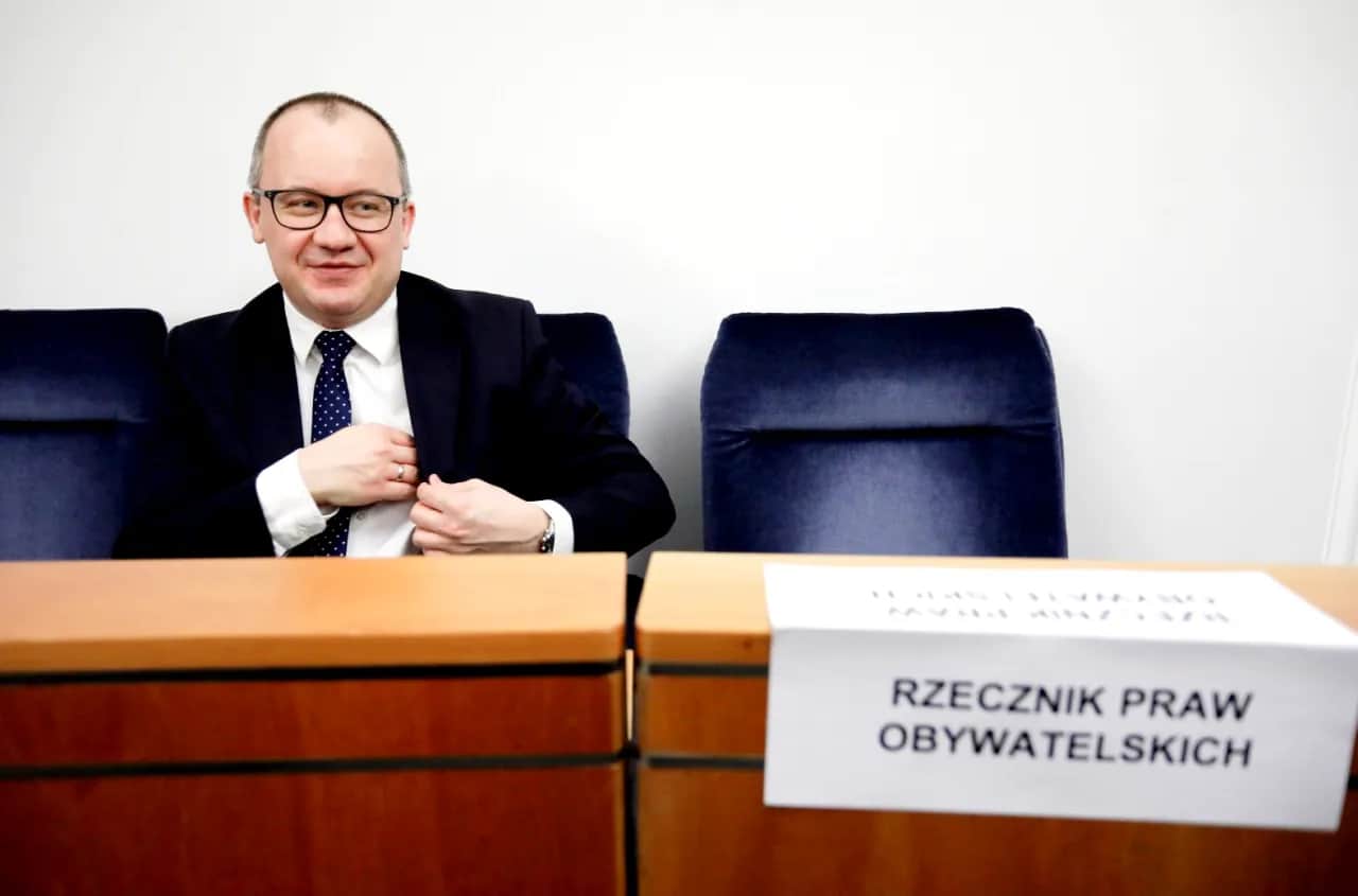 Demokracja hybrydowa: Jak wpływa na stabilność polityczną i opozycję