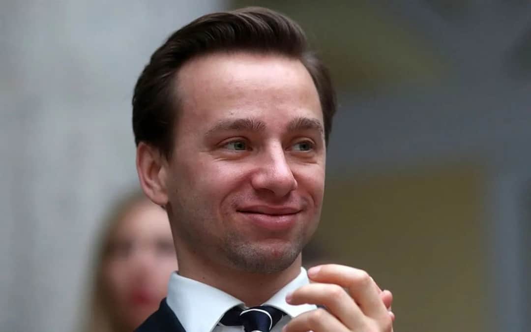 Czy Bosak ma wyższe wykształcenie? Zaskakujące fakty o jego edukacji