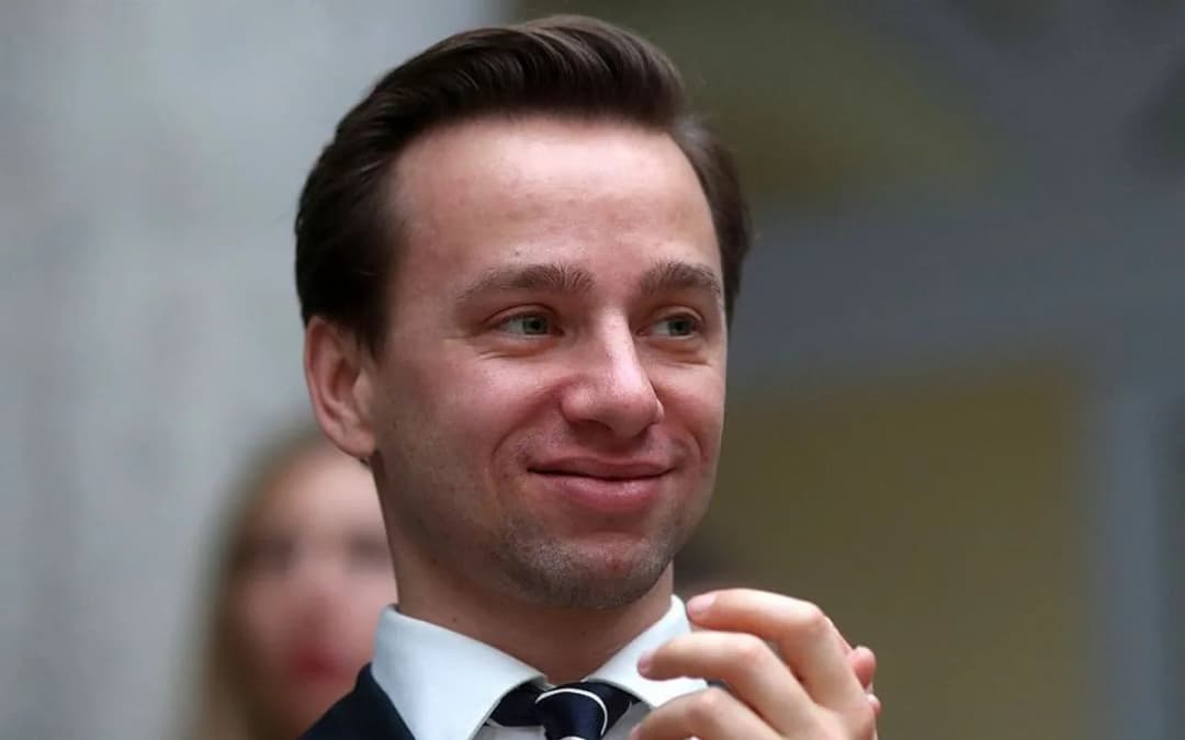 Czy Bosak ma wyższe wykształcenie? Zaskakujące fakty o jego edukacji